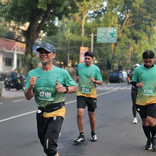 Race photo from BAUR RUN 2025