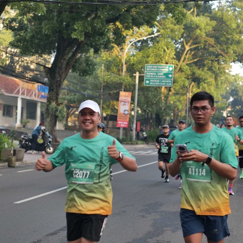 Race photo from BAUR RUN 2025
