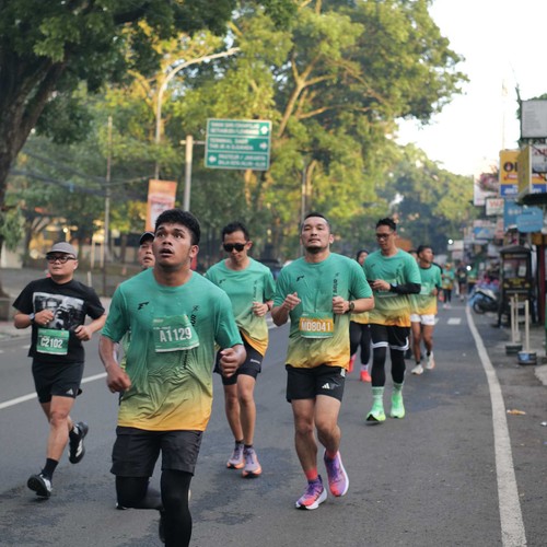 Race photo from BAUR RUN 2025