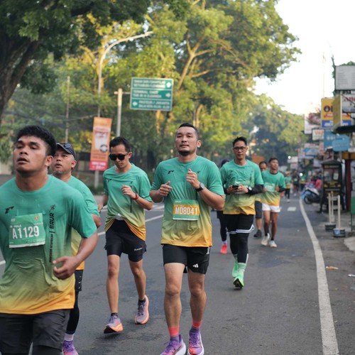 Race photo from BAUR RUN 2025