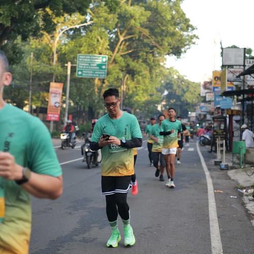 Race photo from BAUR RUN 2025