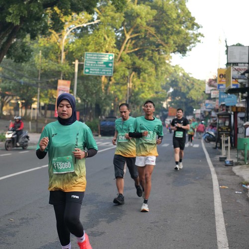 Race photo from BAUR RUN 2025