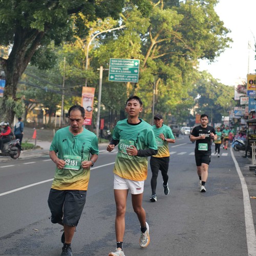 Race photo from BAUR RUN 2025