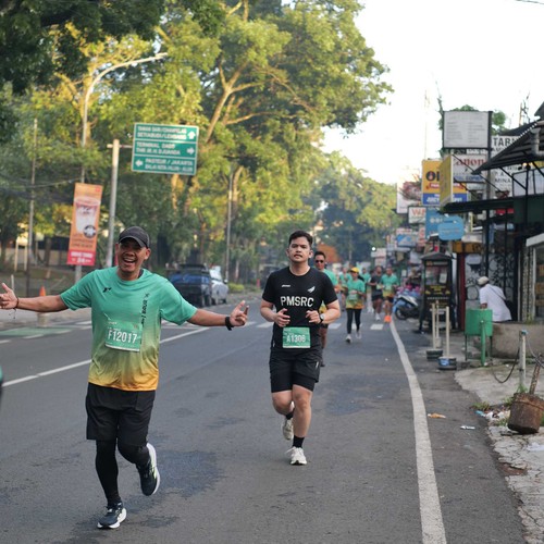 Race photo from BAUR RUN 2025