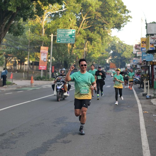 Race photo from BAUR RUN 2025