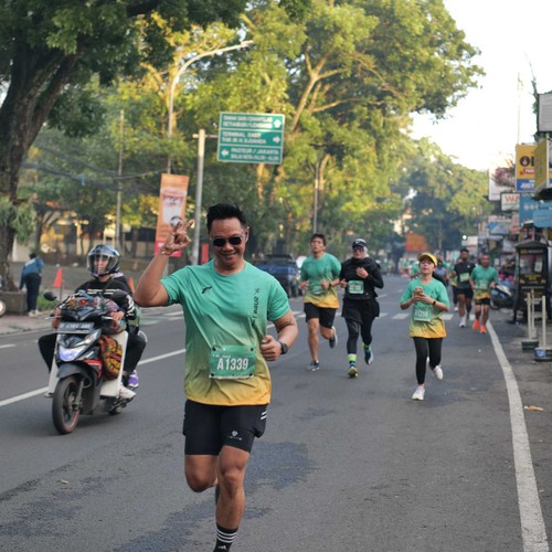 Race photo from BAUR RUN 2025