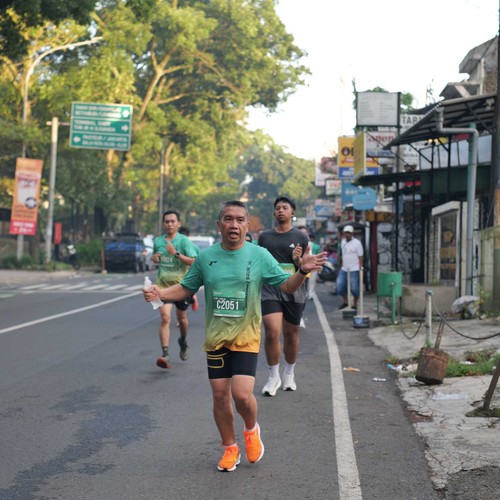 Race photo from BAUR RUN 2025