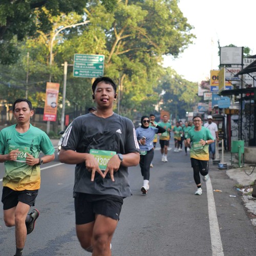 Race photo from BAUR RUN 2025