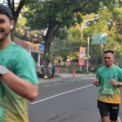 Race photo from BAUR RUN 2025