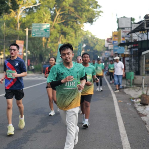 Race photo from BAUR RUN 2025