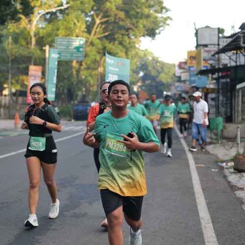 Race photo from BAUR RUN 2025