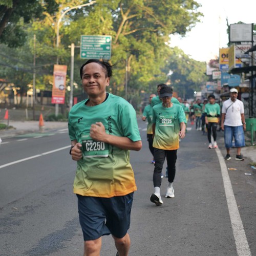 Race photo from BAUR RUN 2025