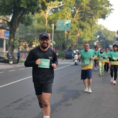 Race photo from BAUR RUN 2025