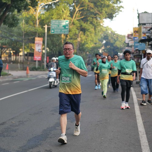 Race photo from BAUR RUN 2025