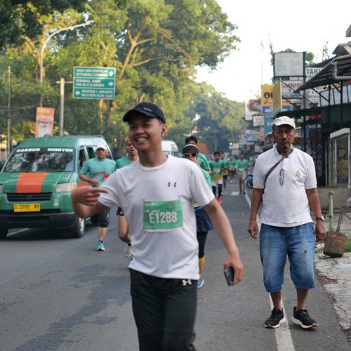 Race photo from BAUR RUN 2025