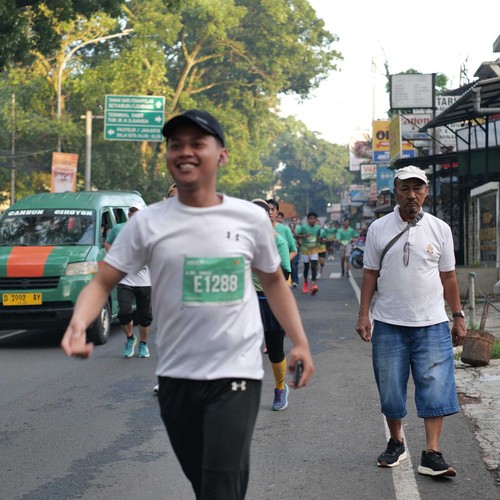 Race photo from BAUR RUN 2025