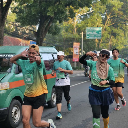 Race photo from BAUR RUN 2025