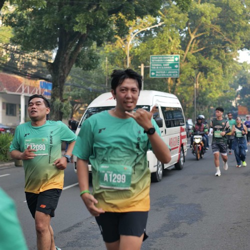 Race photo from BAUR RUN 2025