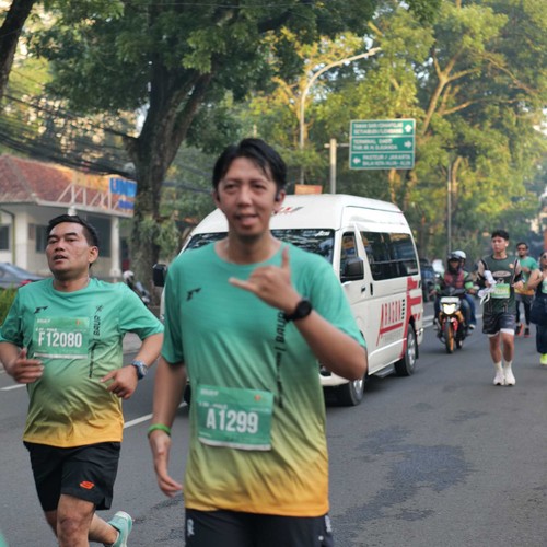 Race photo from BAUR RUN 2025