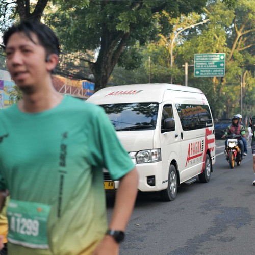 Race photo from BAUR RUN 2025