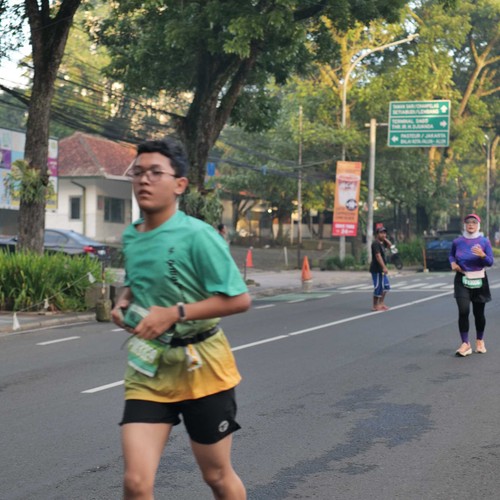 Race photo from BAUR RUN 2025