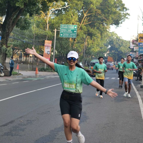Race photo from BAUR RUN 2025