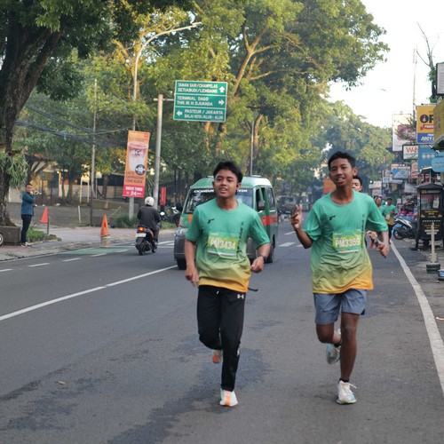 Race photo from BAUR RUN 2025