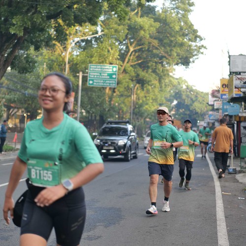 Race photo from BAUR RUN 2025