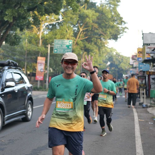 Race photo from BAUR RUN 2025