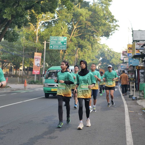 Race photo from BAUR RUN 2025