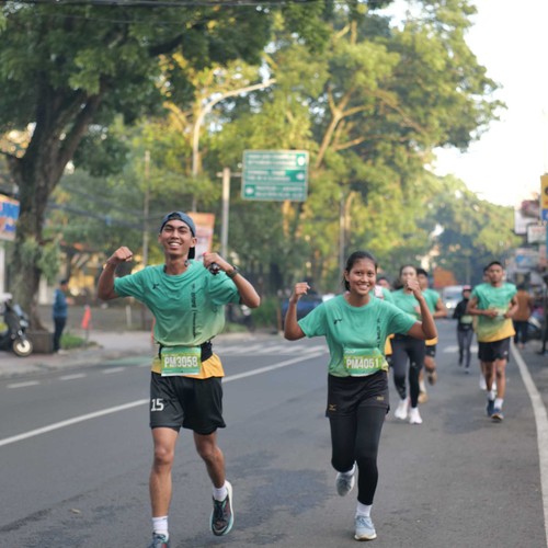 Race photo from BAUR RUN 2025