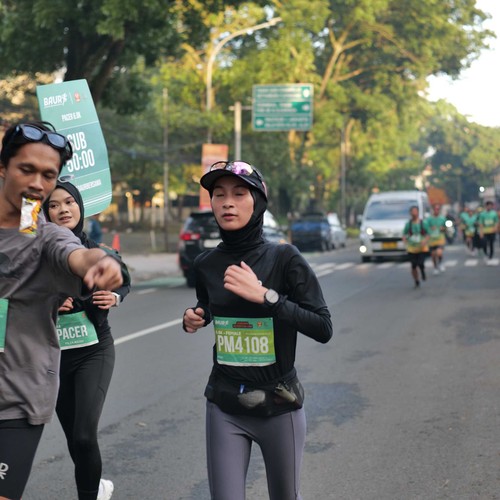 Race photo from BAUR RUN 2025