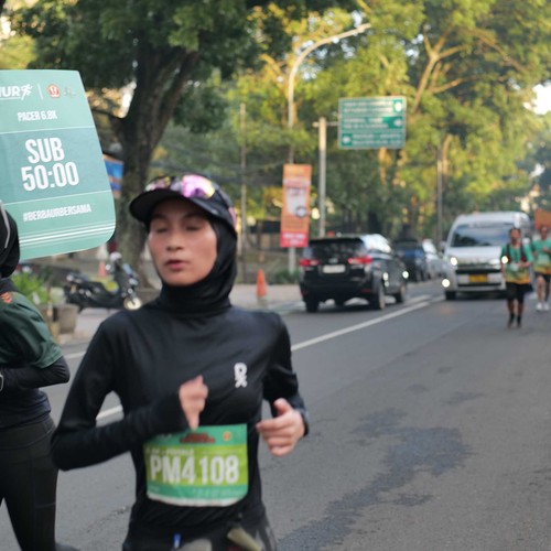 Race photo from BAUR RUN 2025