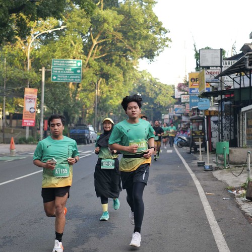 Race photo from BAUR RUN 2025