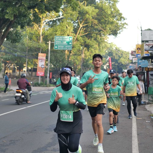 Race photo from BAUR RUN 2025
