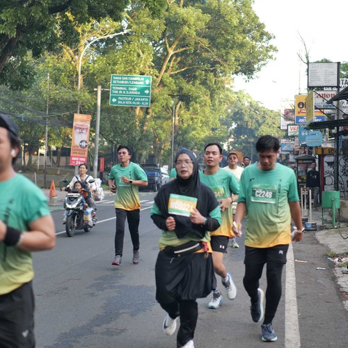 Race photo from BAUR RUN 2025