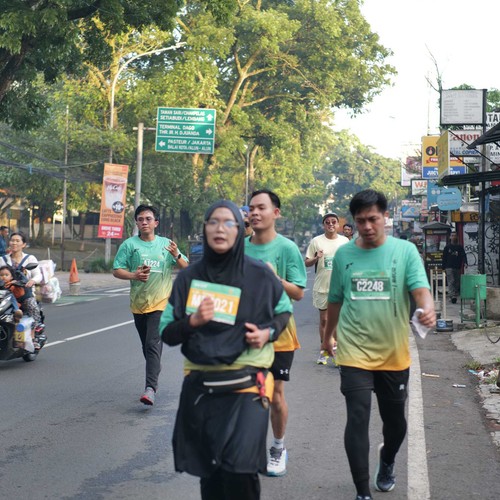 Race photo from BAUR RUN 2025