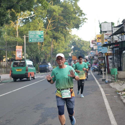 Race photo from BAUR RUN 2025