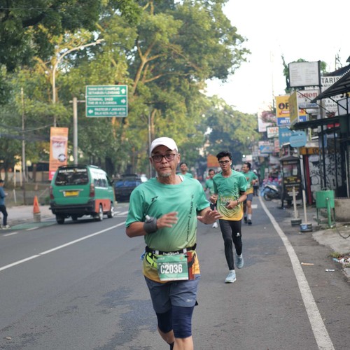 Race photo from BAUR RUN 2025