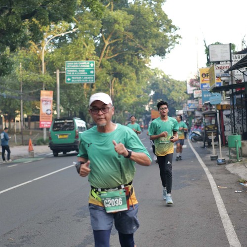 Race photo from BAUR RUN 2025