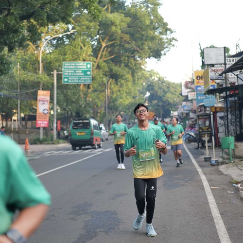 Race photo from BAUR RUN 2025