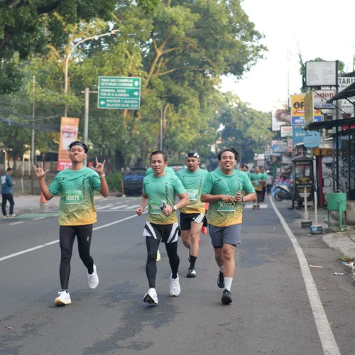 Race photo from BAUR RUN 2025