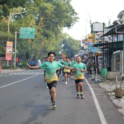 Race photo from BAUR RUN 2025