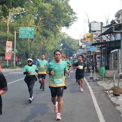 Race photo from BAUR RUN 2025