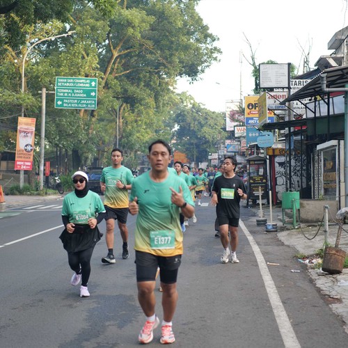 Race photo from BAUR RUN 2025