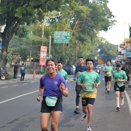 Race photo from BAUR RUN 2025
