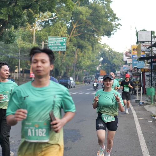 Race photo from BAUR RUN 2025