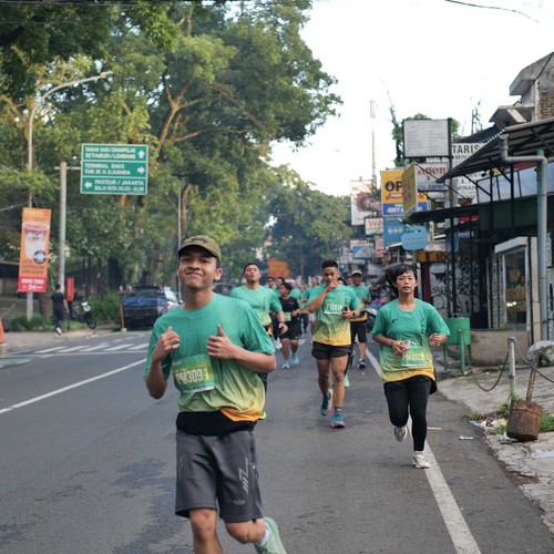 Race photo from BAUR RUN 2025