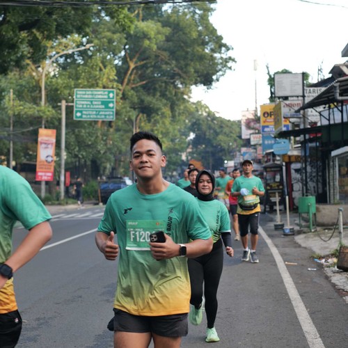 Race photo from BAUR RUN 2025