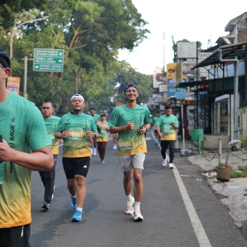 Race photo from BAUR RUN 2025